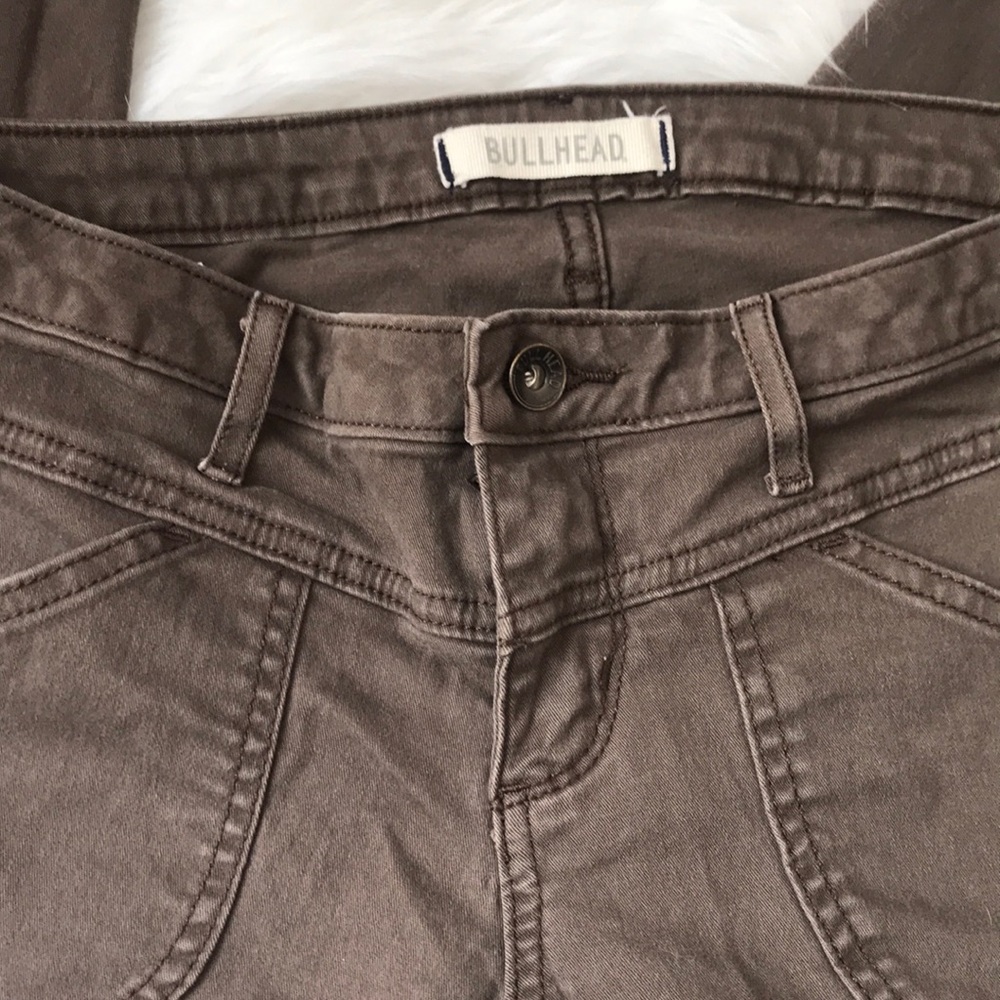 Bullhead brown skinny pants size 7